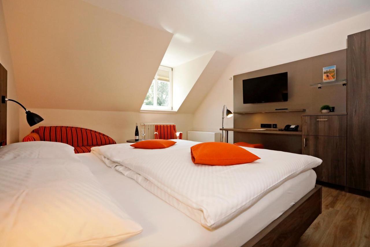 Landhotel Altes Wasserwerk Gbr Freinsheim Ngoại thất bức ảnh